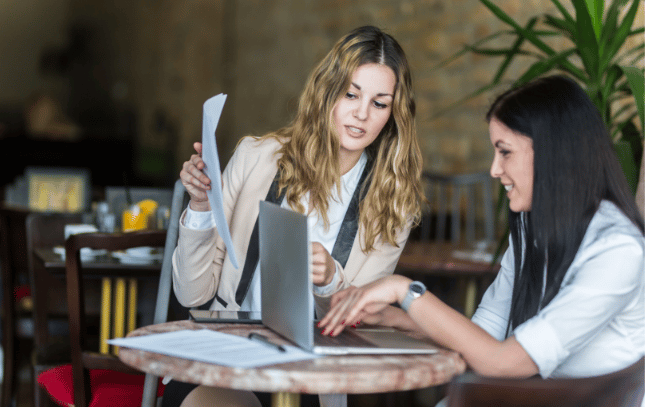 Annonces d’emplois et descriptions de postes. Quelle est la différence ?