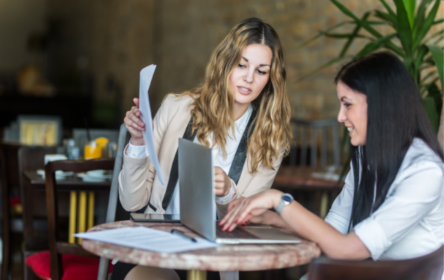 Annonces d’emplois et descriptions de postes. Quelle est la différence ?